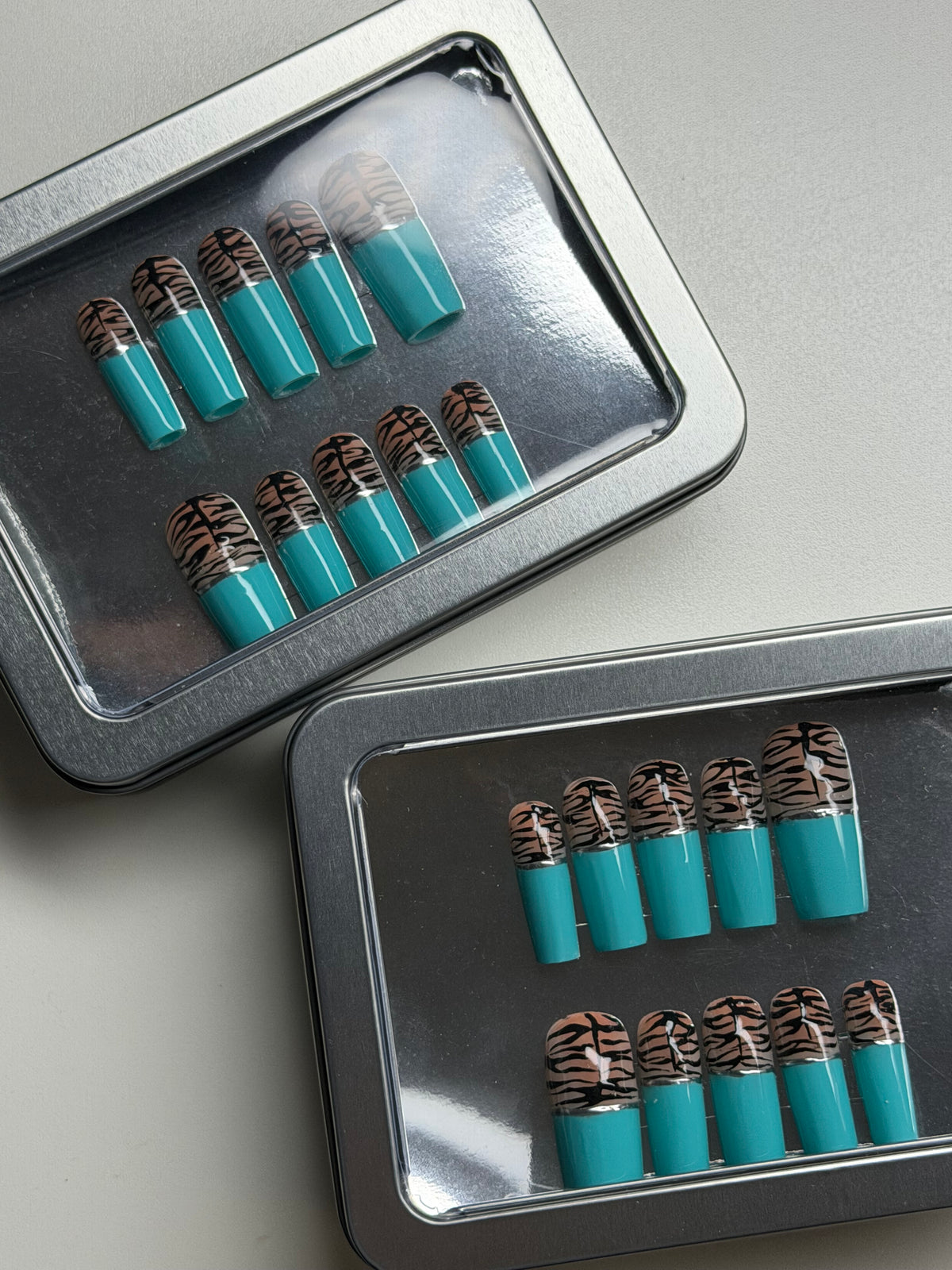 TURQUOISE TIGER